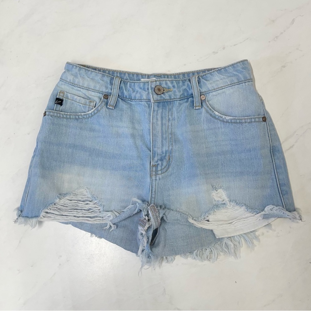 KanCan Lightwash Denim Cut Off Shorts Size 1 Summer Festival Boho Casual